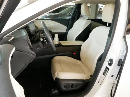 Eminent White Pearl 2023 Lexus RX 350h Luxury
