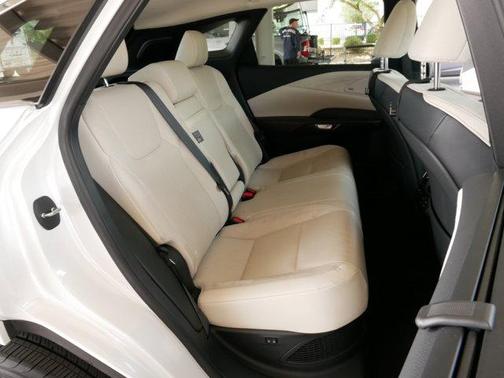 Eminent White Pearl 2023 Lexus RX 350h Luxury