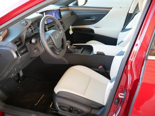 2025 Lexus ES 350 Base