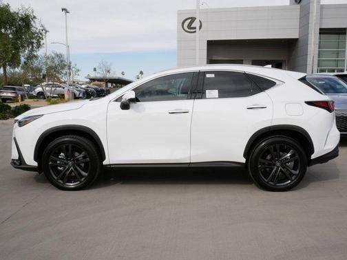 2026 Lexus NX 450h+ Luxury