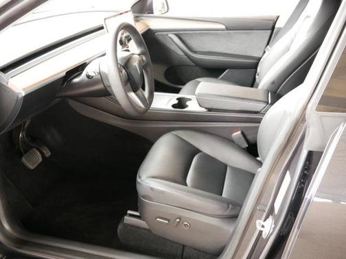 2024 Tesla Model Y Long Range Dual Motor All-Wheel Drive