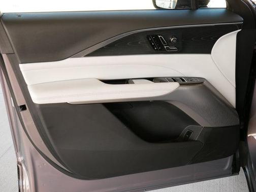 2025 Cadillac LYRIQ Luxury