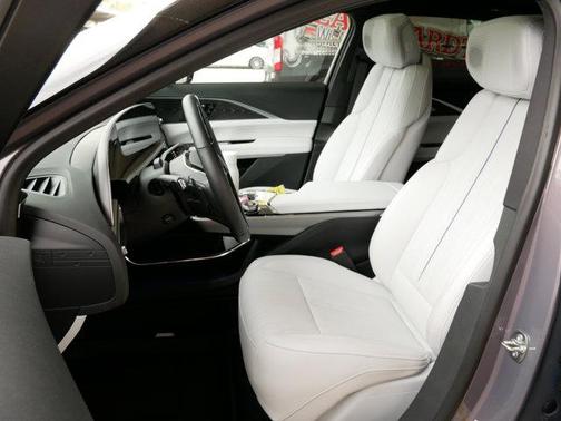 2025 Cadillac LYRIQ Luxury