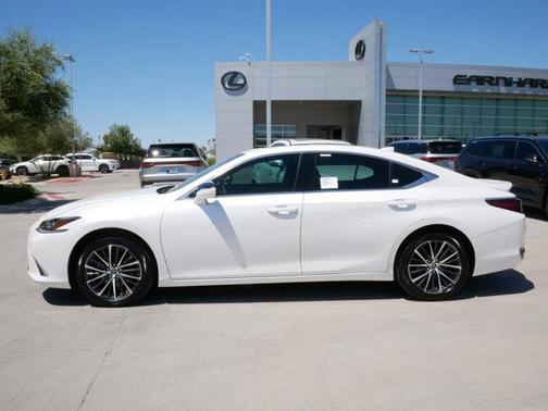 2025 Lexus ES 300h Base