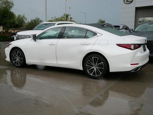 2025 Lexus ES 350 Base