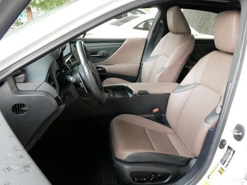 2025 Lexus ES 350 Base