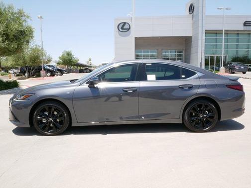 2025 Lexus ES 300h F SPORT Design