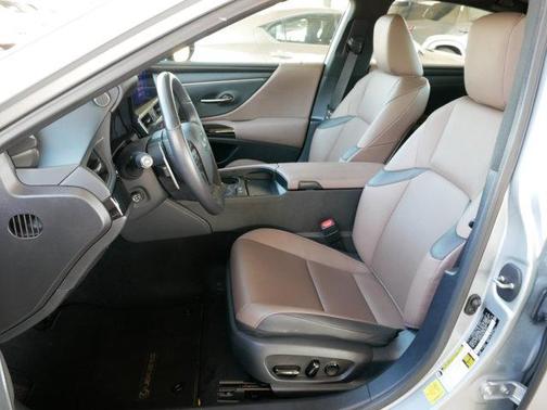 Iridium 2025 Lexus ES 300h Base