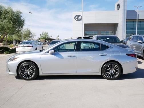 Iridium 2025 Lexus ES 300h Base