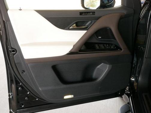 2026 Lexus LX 700h Luxury