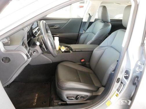 Iridium 2025 Lexus ES 300h Base