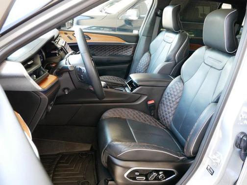2023 Jeep Grand Cherokee Summit