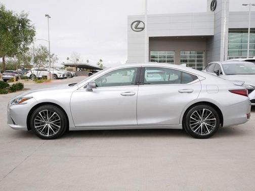 2025 Lexus ES 300h Base