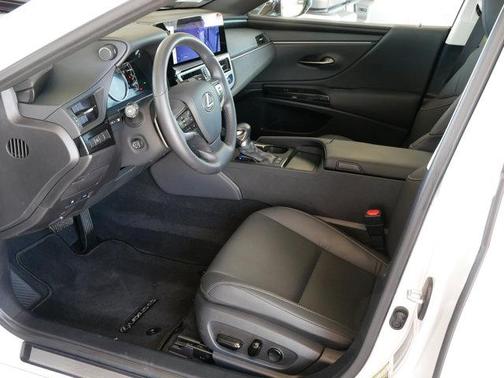 2024 Lexus ES 300h Base