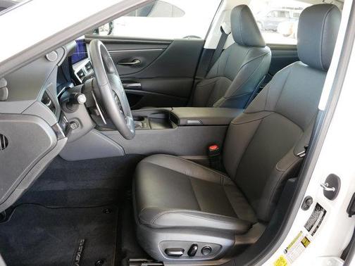 2024 Lexus ES 300h Base
