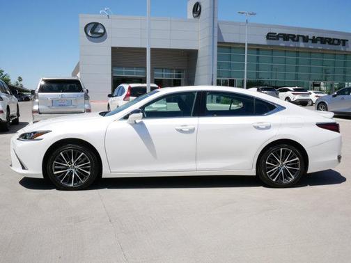 2024 Lexus ES 300h Base
