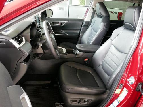 2022 Toyota RAV4 Hybrid XLE Premium