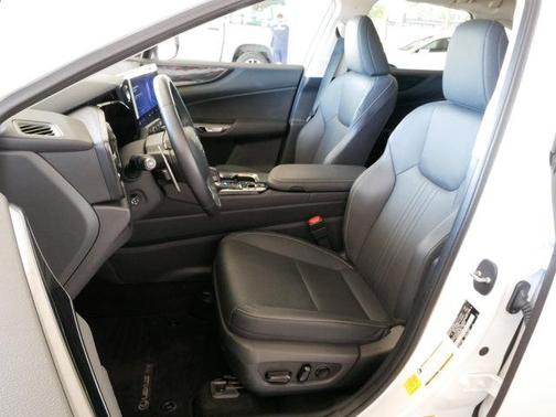 Eminent White Pearl 2025 Lexus NX 350h Premium