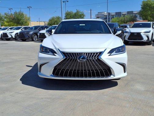 2025 Lexus ES 300h Base