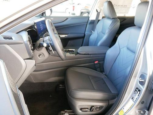 2026 Lexus NX 450h+ Luxury