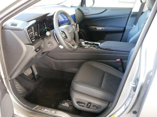 2026 Lexus NX 450h+ Luxury