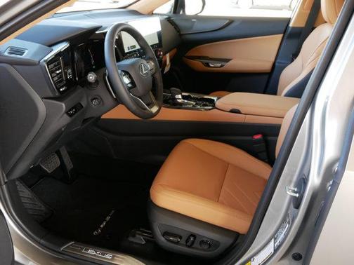 2026 Lexus NX 450h+ Luxury