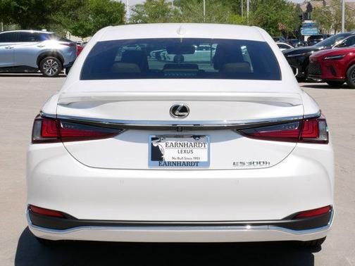 2025 Lexus ES 300h Base