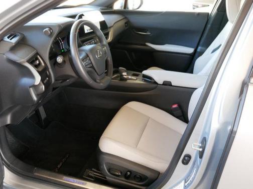 2025 Lexus UX 300h Base