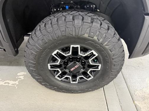 2025 GMC Sierra 2500 AT4