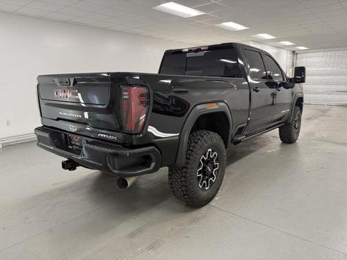 2025 GMC Sierra 2500 AT4