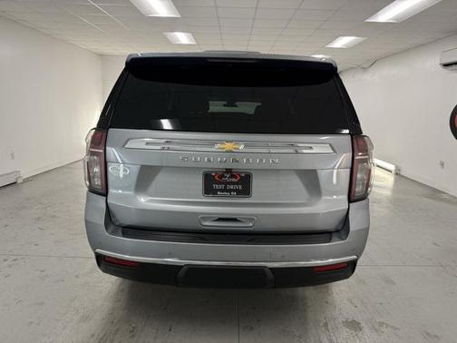 2024 Chevrolet Suburban LS