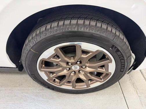 Oxford White 2026 Ford Expedition Max King Ranch