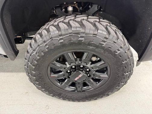 Sterling Metallic 2024 GMC Sierra 2500 AT4