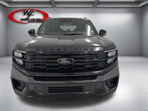 Dark Matter Gray Metallic 2026 Ford Expedition Platinum