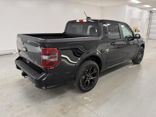 2025 Ford Maverick Lobo Standard