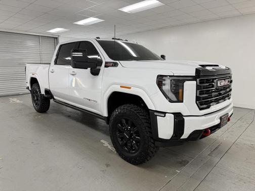 2025 GMC Sierra 2500 AT4