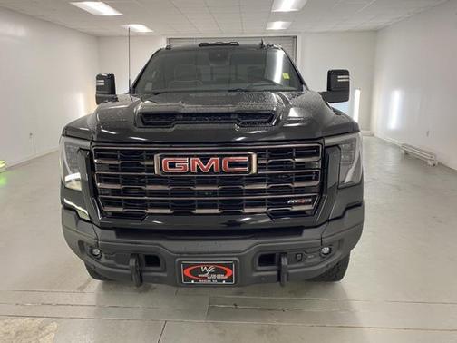 2024 GMC Sierra 2500 AT4