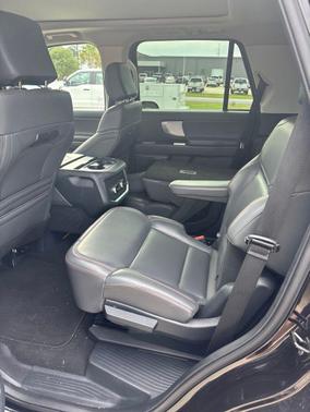 Black Metallic 2025 Ford Expedition Active