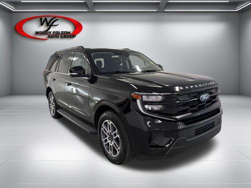 Black Metallic 2025 Ford Expedition Active