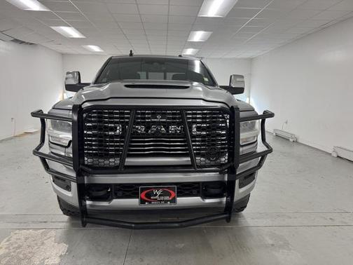 2024 RAM 3500 Laramie Crew Cab 4x4 6'4' Box