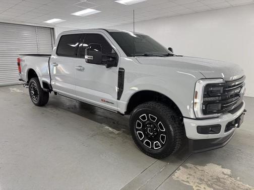 2025 Ford F-250 Platinum