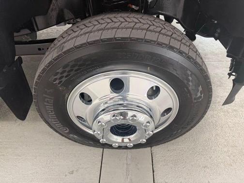 Star White Metallic Tri-Coat 2026 Ford F-450 DRW
