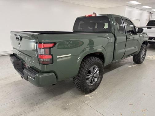 2025 Nissan Frontier SV