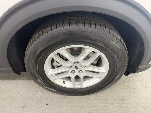 Star White Metallic Tri-Coat 2026 Ford Explorer Active