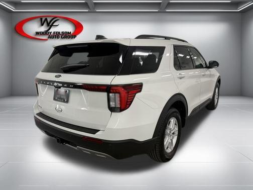 Star White Metallic Tri-Coat 2026 Ford Explorer Active