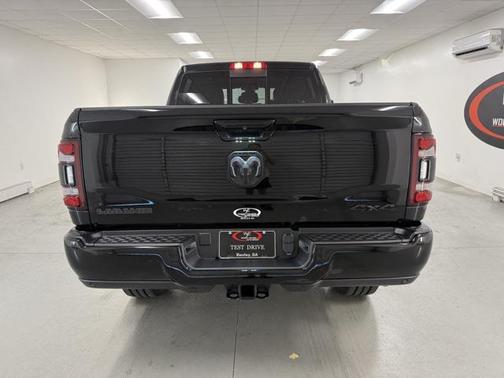 2024 RAM 2500 Laramie Crew Cab 4x4 6'4' Box