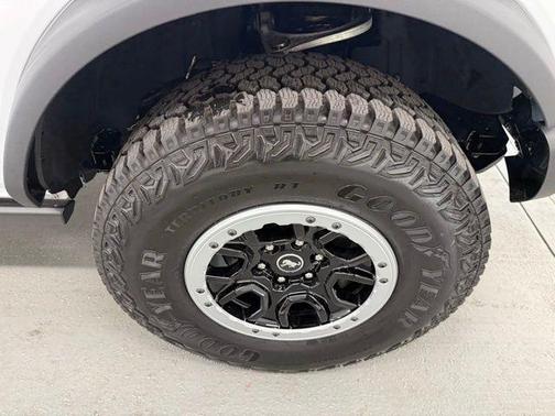 Oxford White 2026 Ford Bronco Badlands