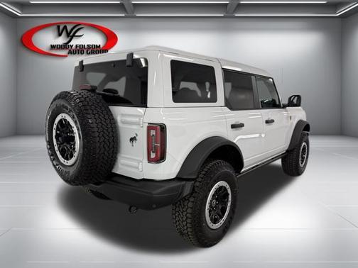 Oxford White 2026 Ford Bronco Badlands