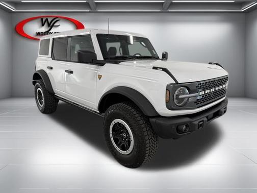 Oxford White 2026 Ford Bronco Badlands