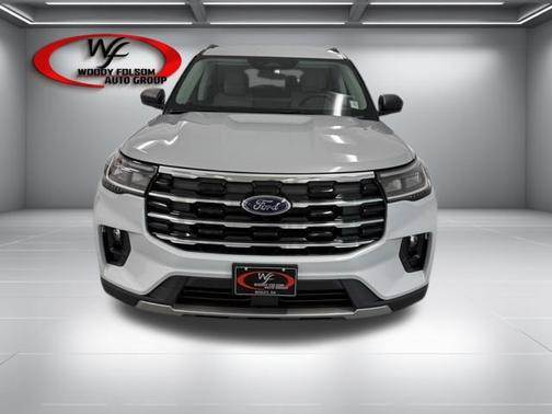 Space White Metallic 2026 Ford Explorer Active w/200A Pkg